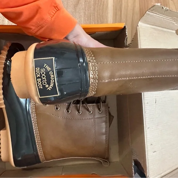 Women’s Duck Boots - Picture 5 of 6